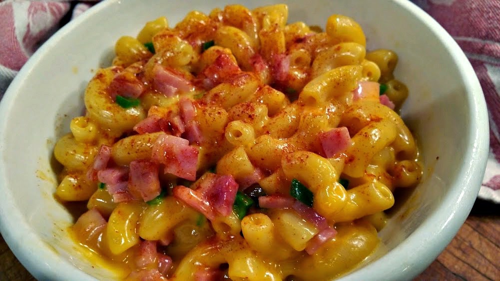 red or green? Mac & Cheese with Ham and Jalapenos