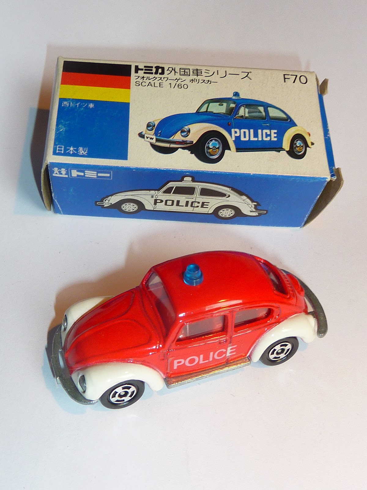 tomica police car