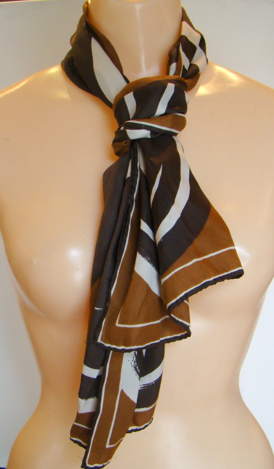 236 Vintage How to Tie a Scarf