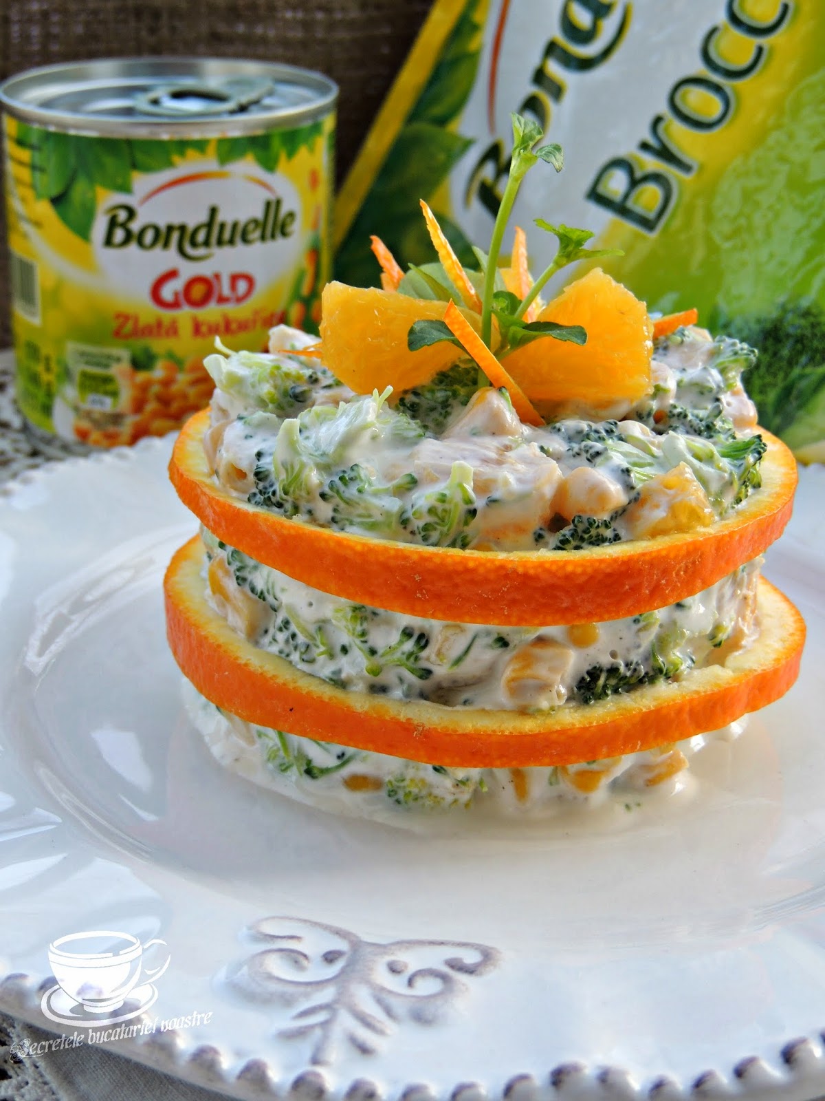 SALATA CU BROCCOLI, PORUMB SI PORTOCALE