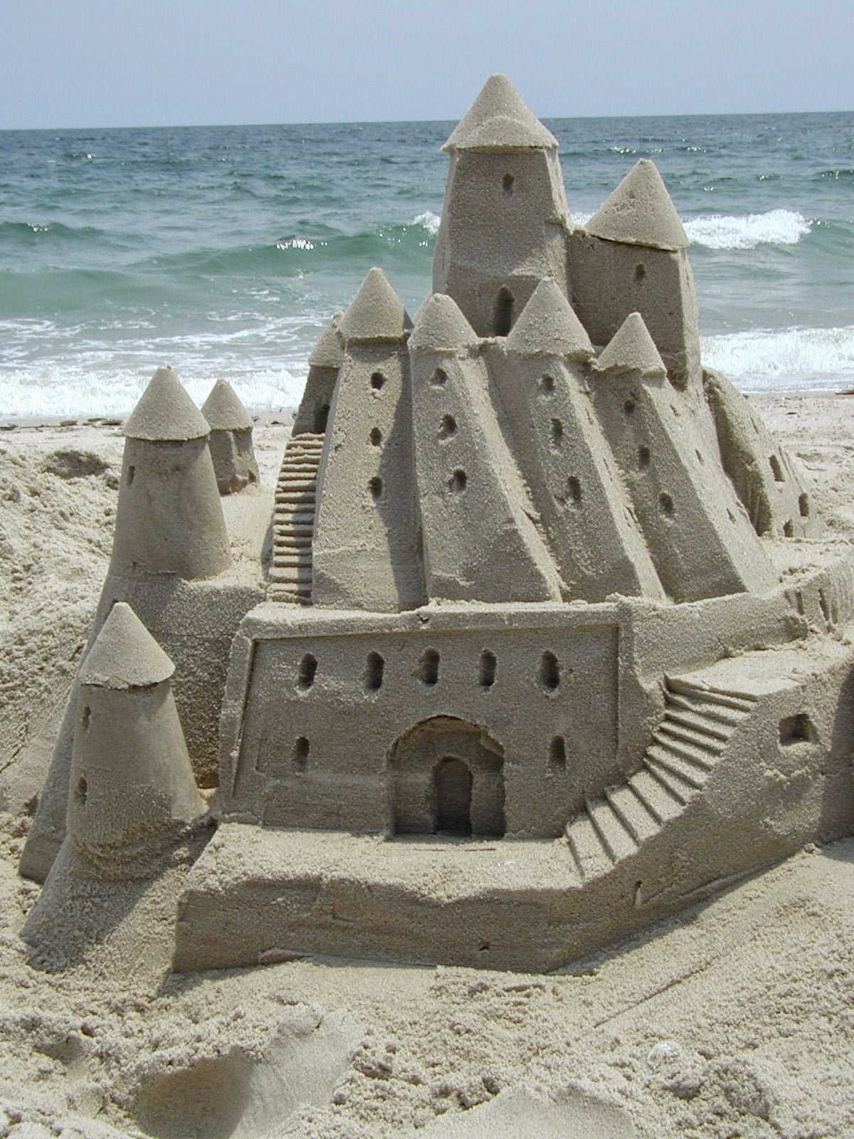 Sandcastle picture. Санд Кастл. Sandcastle (Англия). Песочный замок. Красивый замок из песка.