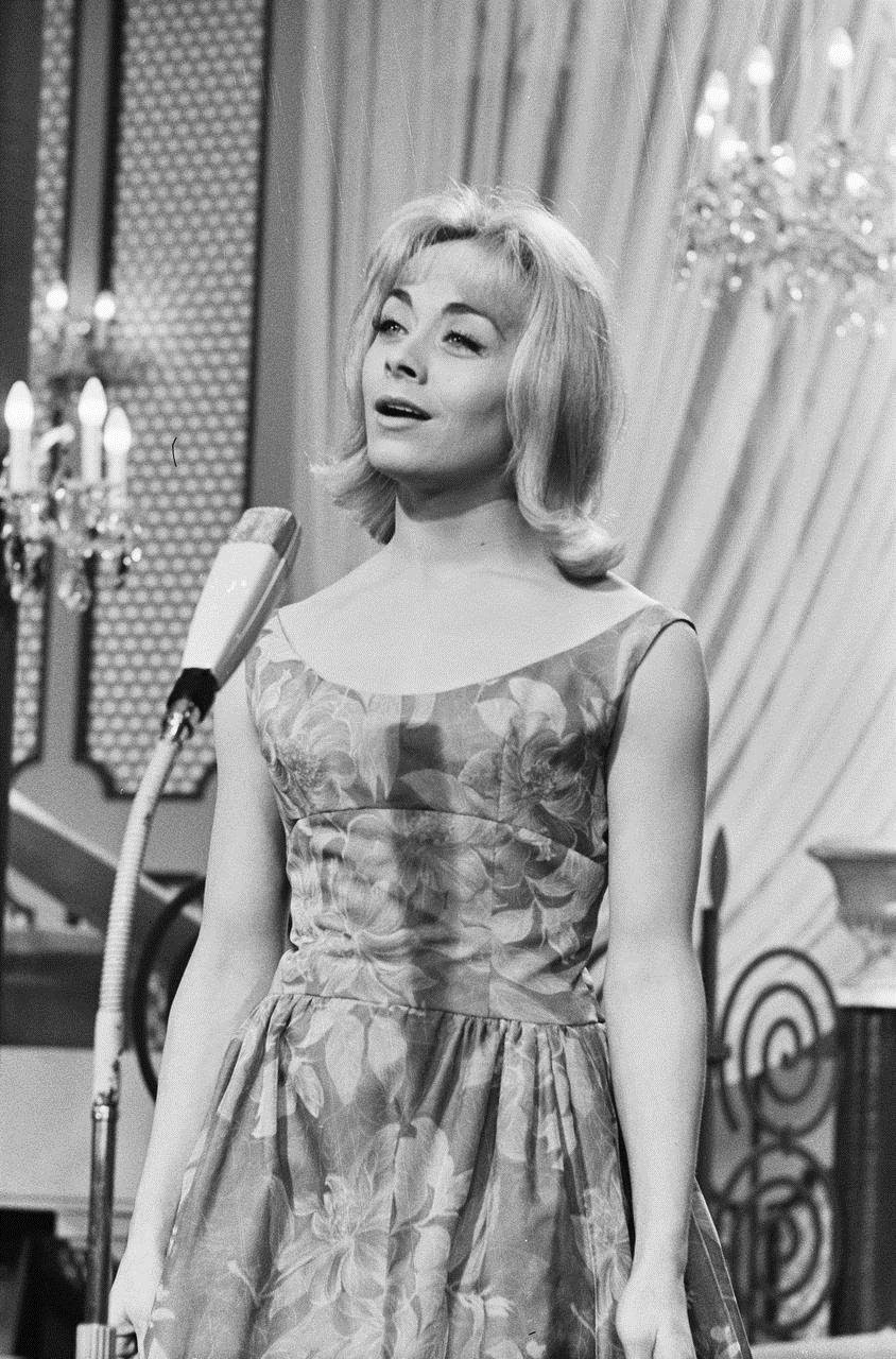 Isabelle Aubret — Wikipédia