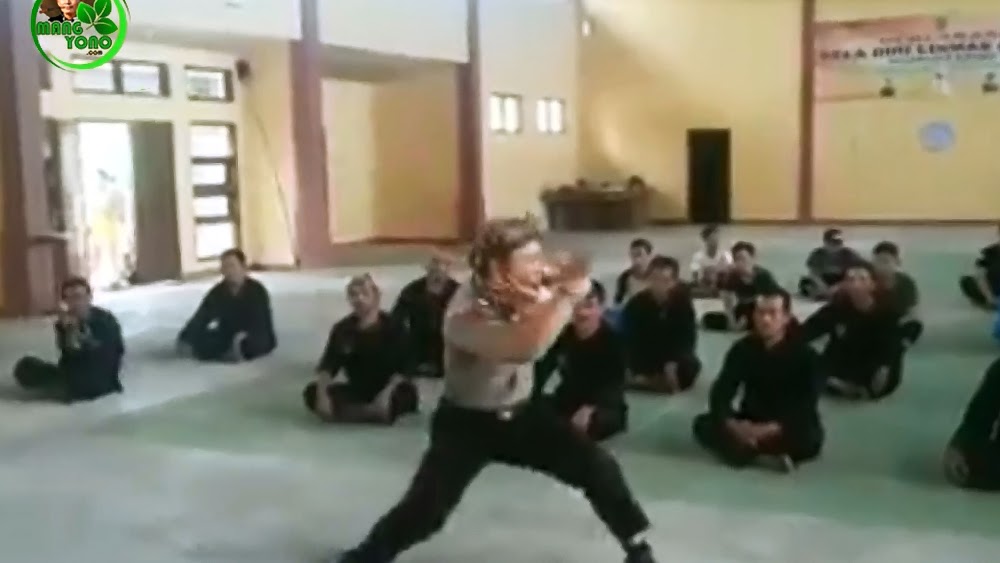 Polisi Subang Pandai Penca Silat