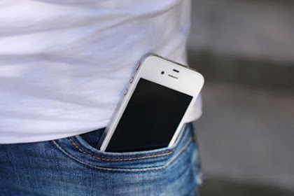 Sering Mengantongi Ponsel di Saku Celana? Simak Bahayanya Berikut Ini