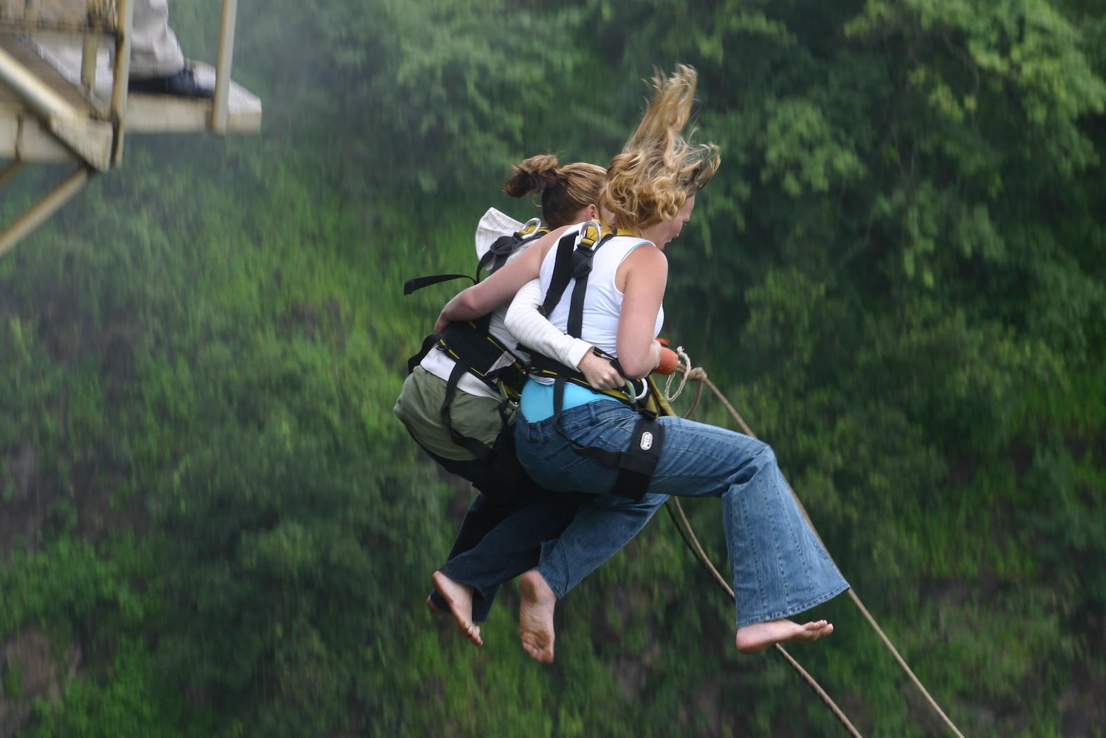 El Góming (bungy jumping, bungee jumping o saut à l'élastique
