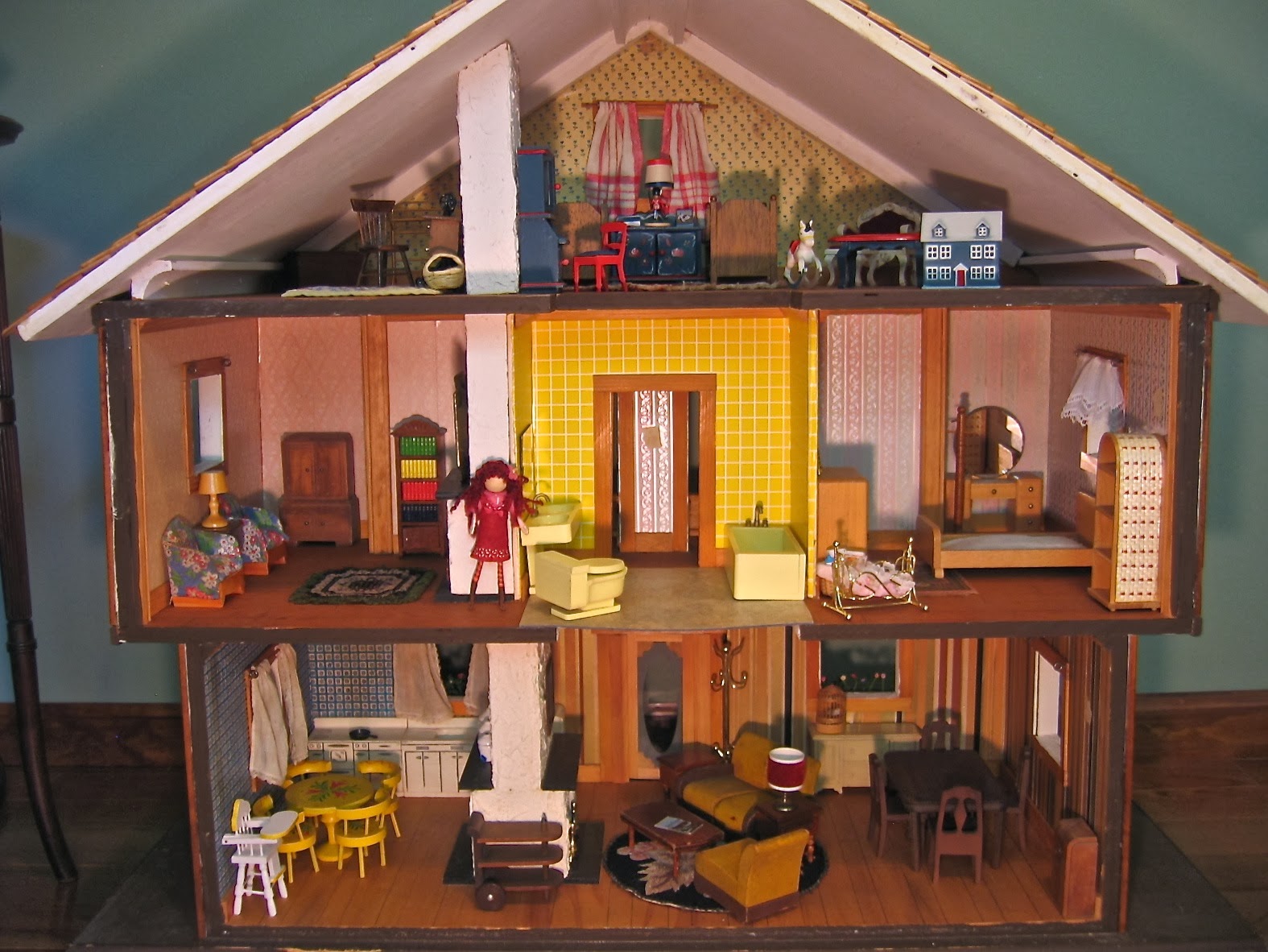 Happy Little Worlds: Schafer Chalet Dollhouse: Dolly's Up North ...