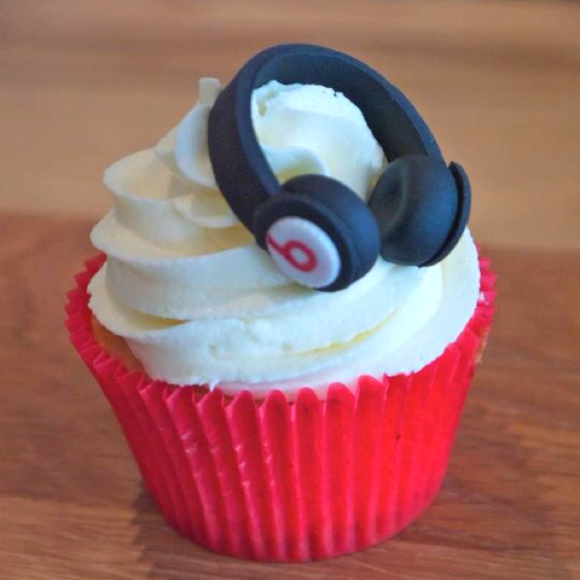 10 Rock and Roll Music Cupcakes
