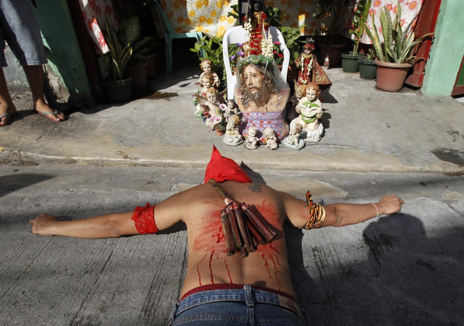 Self-Flagellation-Christians-Phillipines-2.jpg