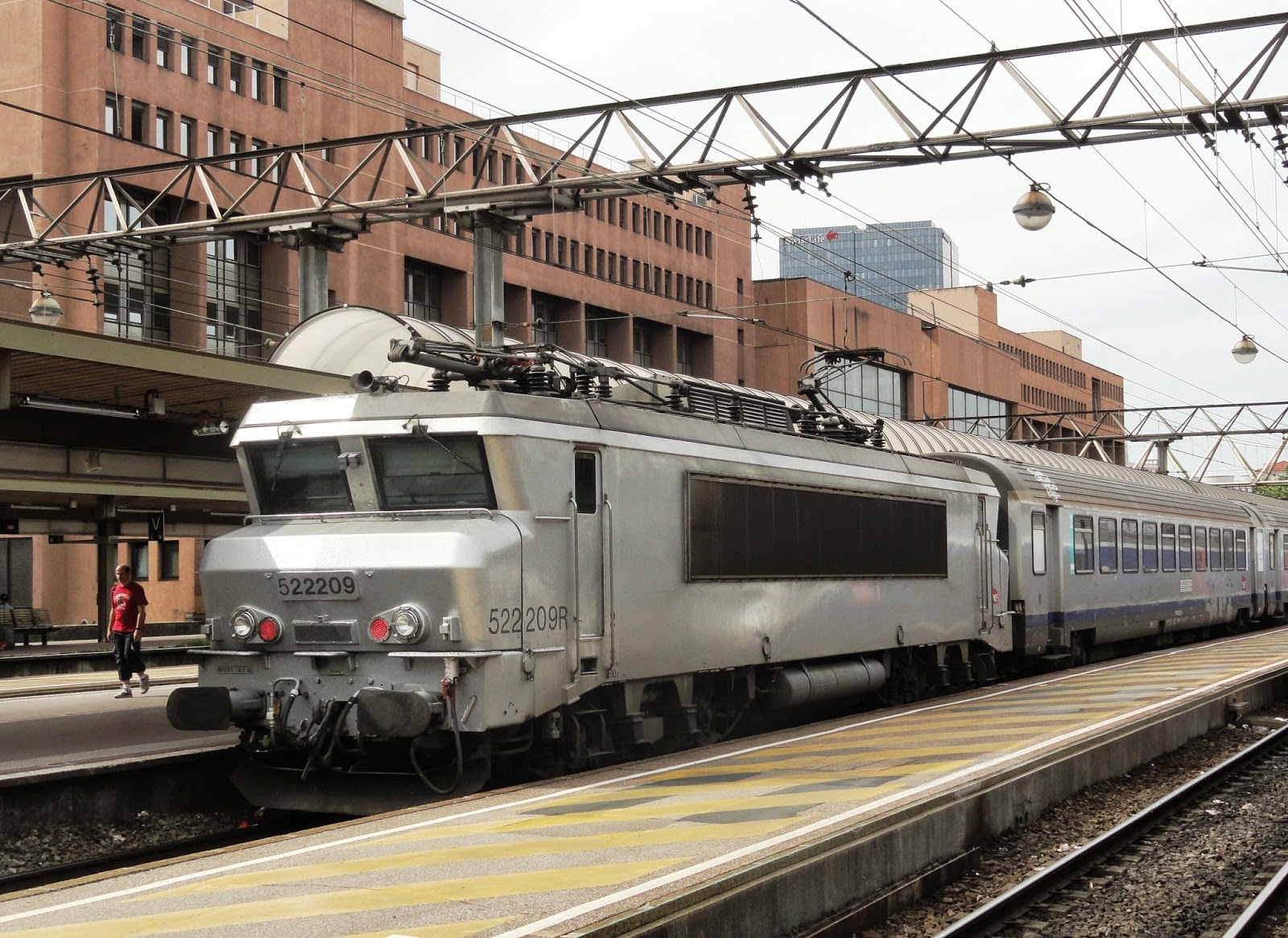 Une BB 22200, une livr?�e