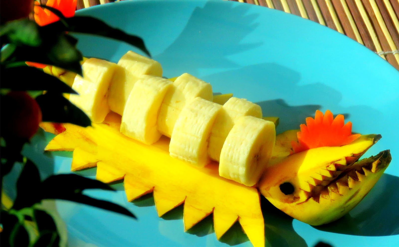 ItalyPaul - Art In Fruit & Vegetable Carving Lessons: 可愛香蕉海豚的做法大全_香蕉藝術 | 水果雕刻技法步步学 | 创意水果拼盘雕刻 ...