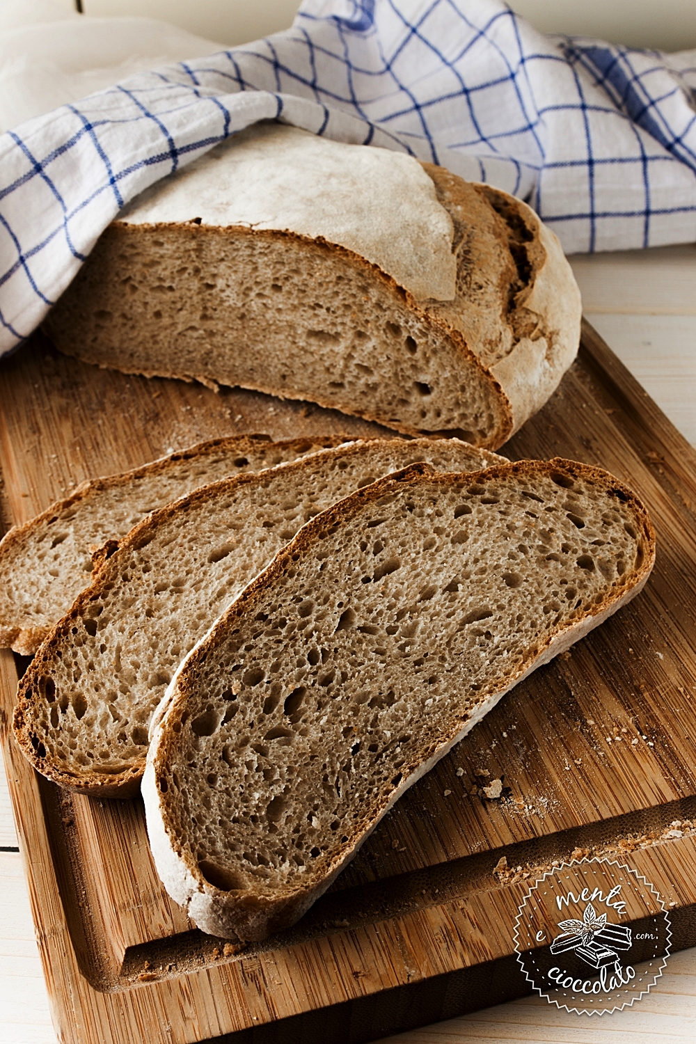 Menta e Cioccolato: Pane a lievitazione naturale con farina integrale e di  segale