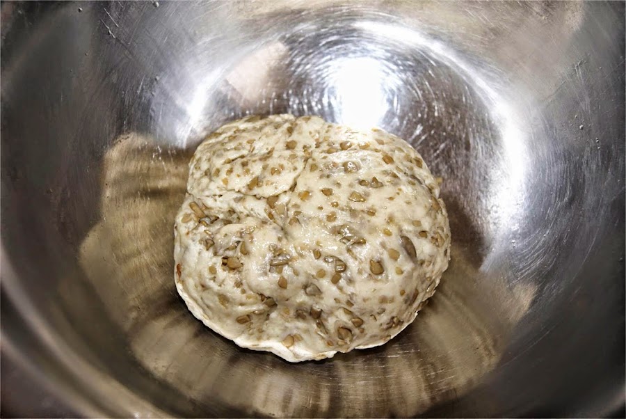 receta de pan casero de pipas paso 2