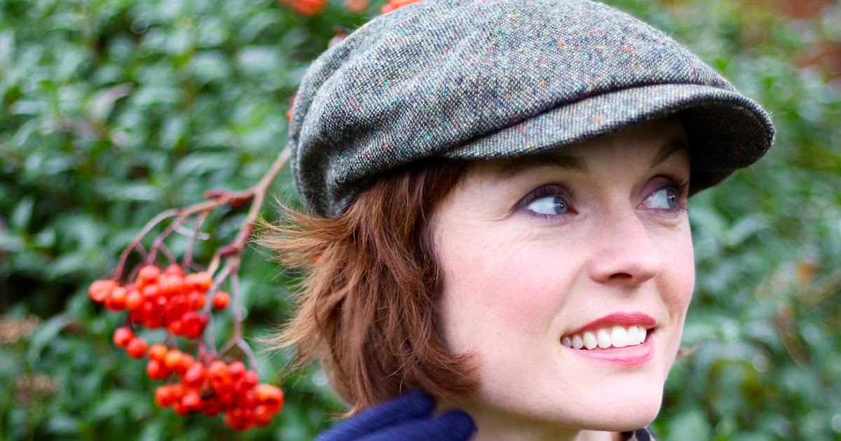 How to Wear a Hat Flat Cap & a Chunky Knit, over 40. FAKE FABULOUS