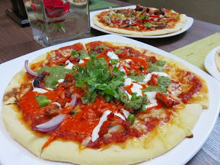 Sensation 7 Pizza Asia, Pizza Bulgogi and Kimchi