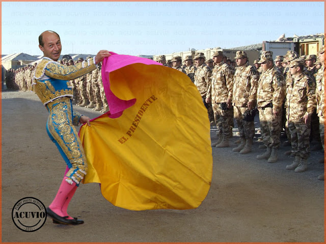 Funny photo Traian Basescu Statutul cadrelor militare
