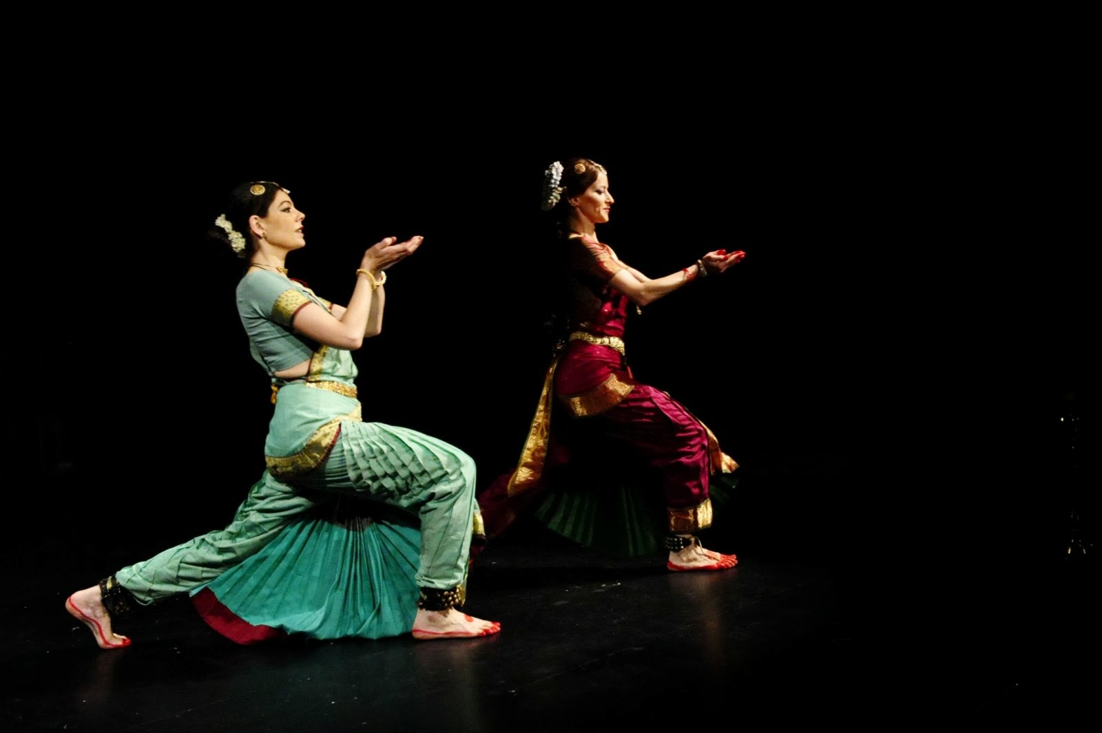 Классический танец любви индийский. Индия катхак. Индия катхак 1960. Персидский танец. Индийский классический танец.