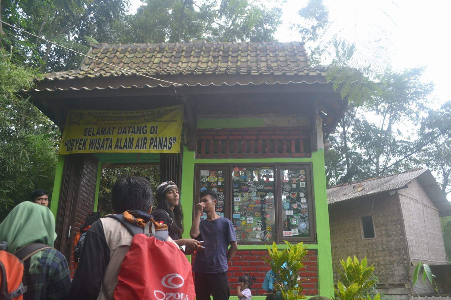 Objek Wisata Pemandian air panas Ciparay Bogor