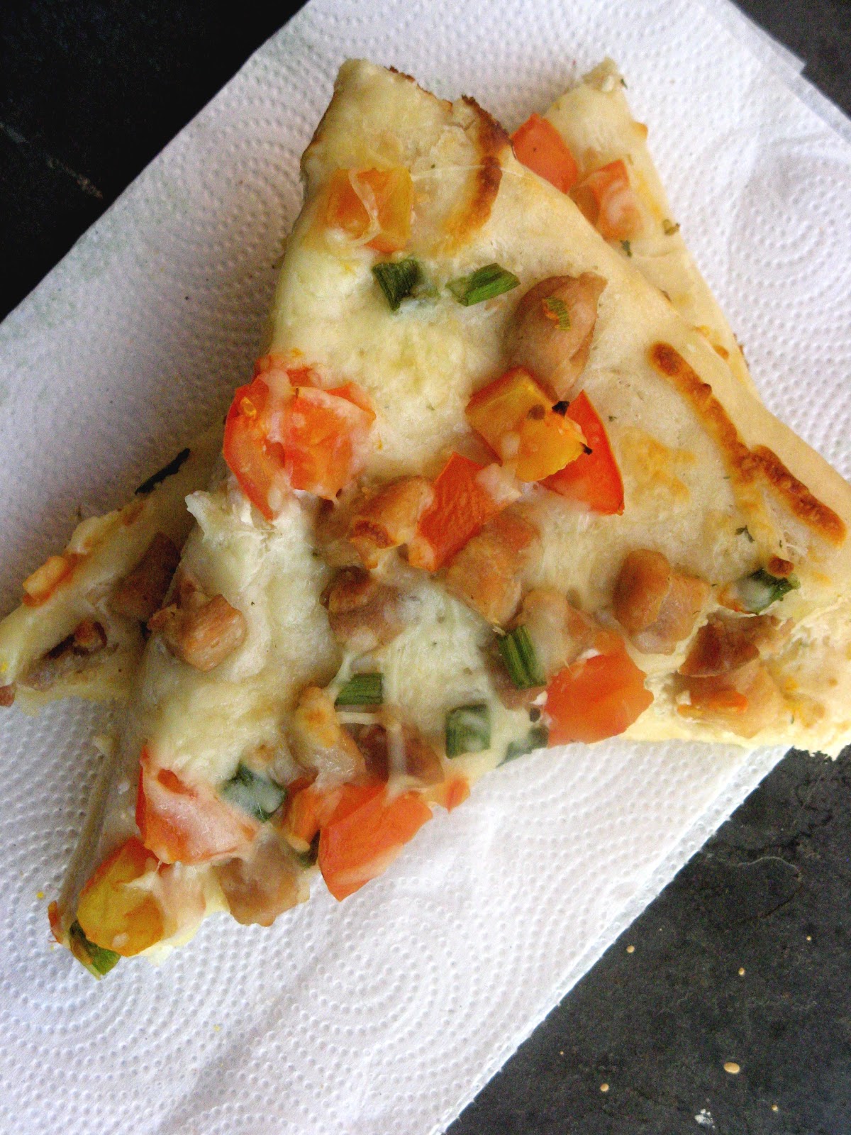 White Family Recipes: Gourmet Chicken Garlic Pizza