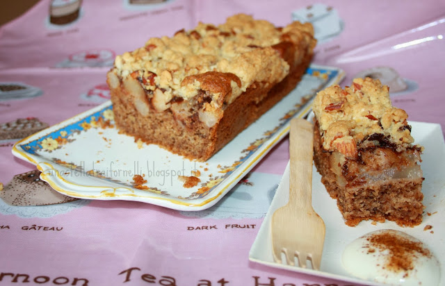 torta alle pere e mandorle con streusel per lo starbook redone