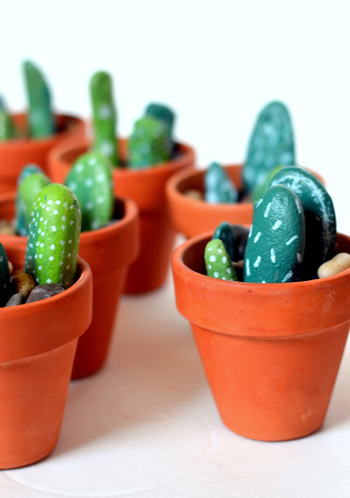 Easy To Make Painted Rock Cactus Centerpieces Datfeata