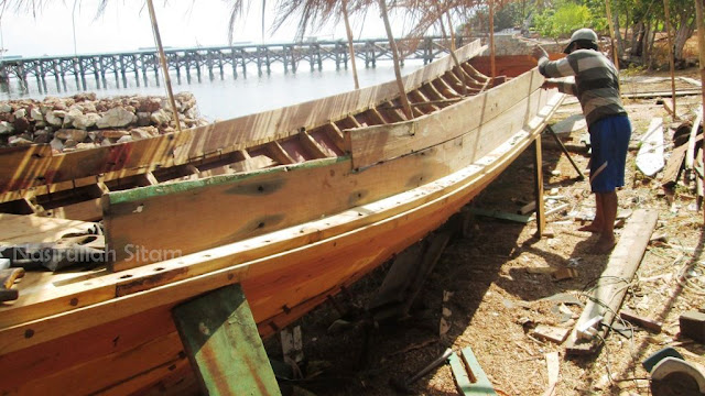ARSITEK KAPAL: Melihat Cara Pembuatan Kapal Kayu di Karimunjawa