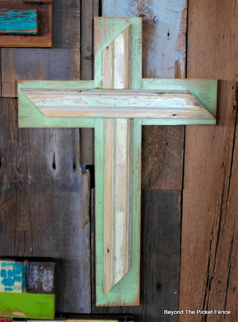 rustic cross, reclaimed wood, salvaged wood, molding, cross, http://bec4-beyondthepicketfence.blogspot.com/2016/02/more-rustic-crosses-and-finding-waldo.html