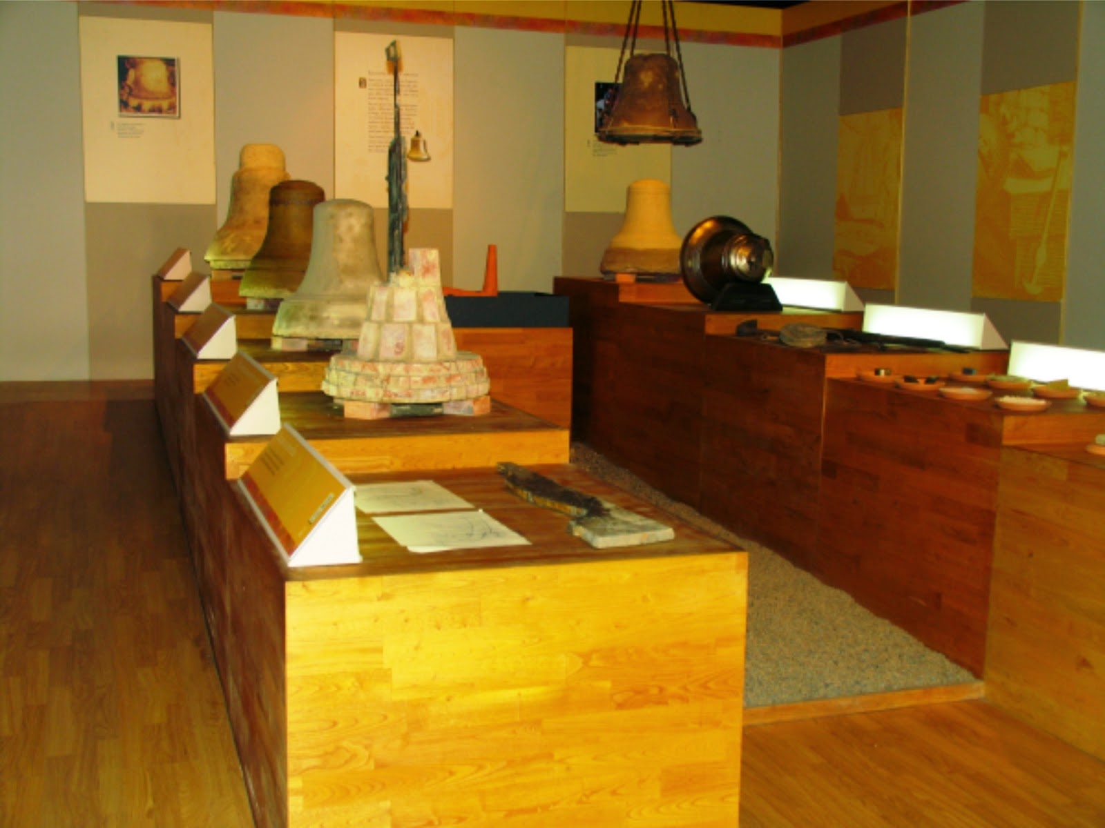 García de la Torre Arquitectos MUSEO DE CAMPANAS EN MERUELO