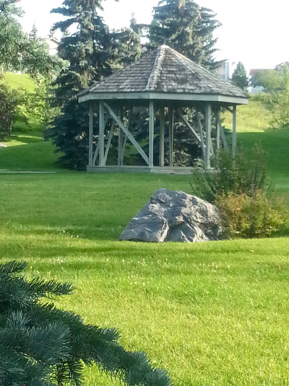 Walking Calgary Edgemont Coulee