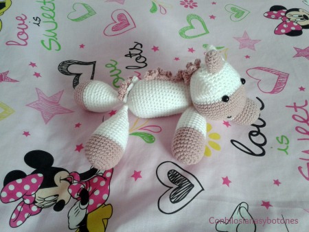 Conhiloslanasybotones - bebé unicornio amigurumi