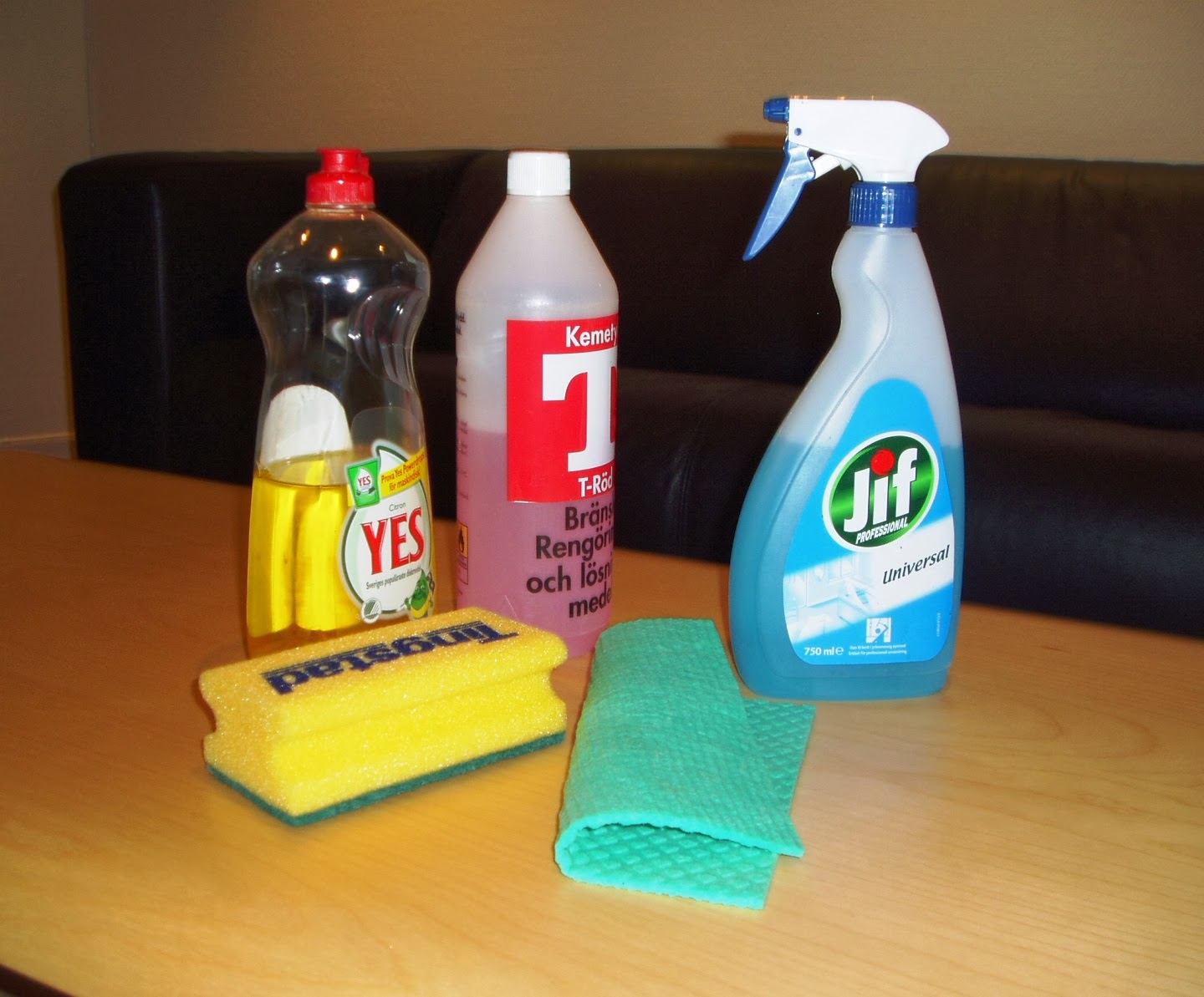 le vite verdi Prodotti per la pulizia attenzione alle sostanze