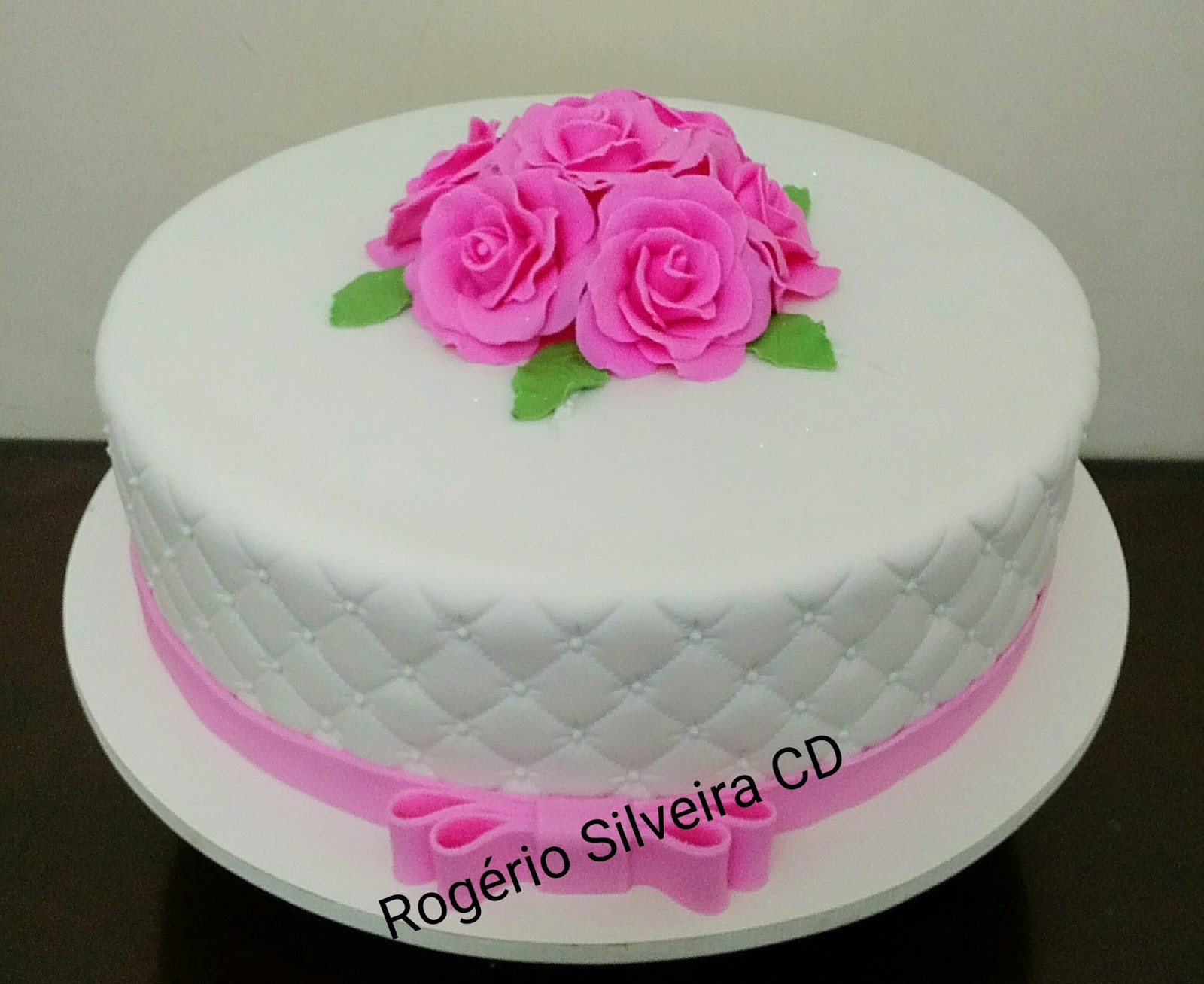 Rogerio Cake Designer: Bolo Rosa Glace Maquiagem