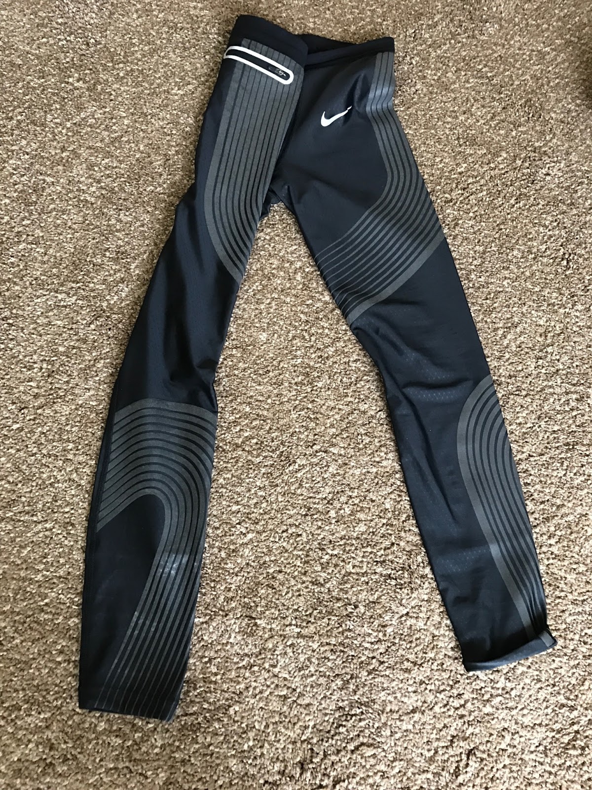 Road Trail Run: NIke Running Flash Vest and Speed Tight Review. First Impressions Air Zoom Pegasus 33 Shield