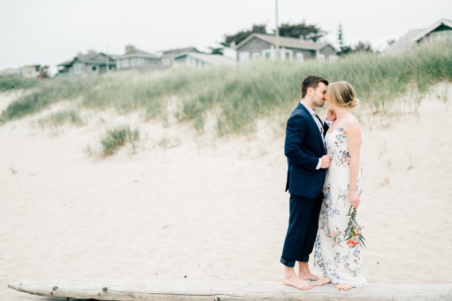 Romantic Cannon Beach Elopement by Wedding Photographer Something Minted