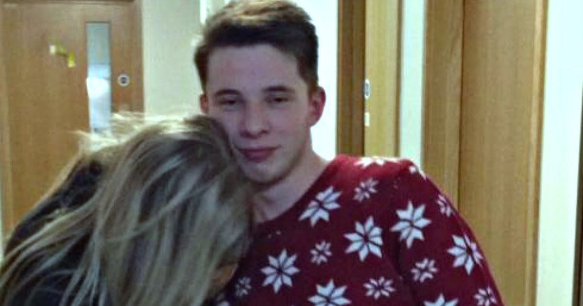 MARIE CFNM - CLOTHED FEMALE NUDE MALE