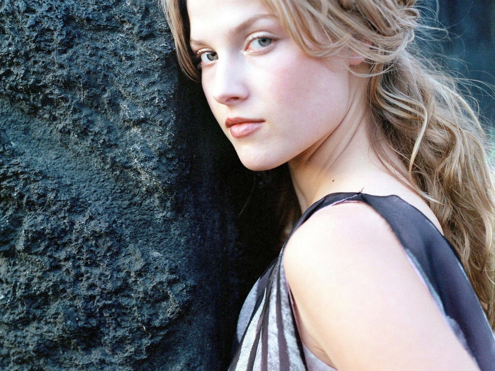 Ali R T Ali Larter Biography,Wallpapers and Biography | Global Celebrities Blog