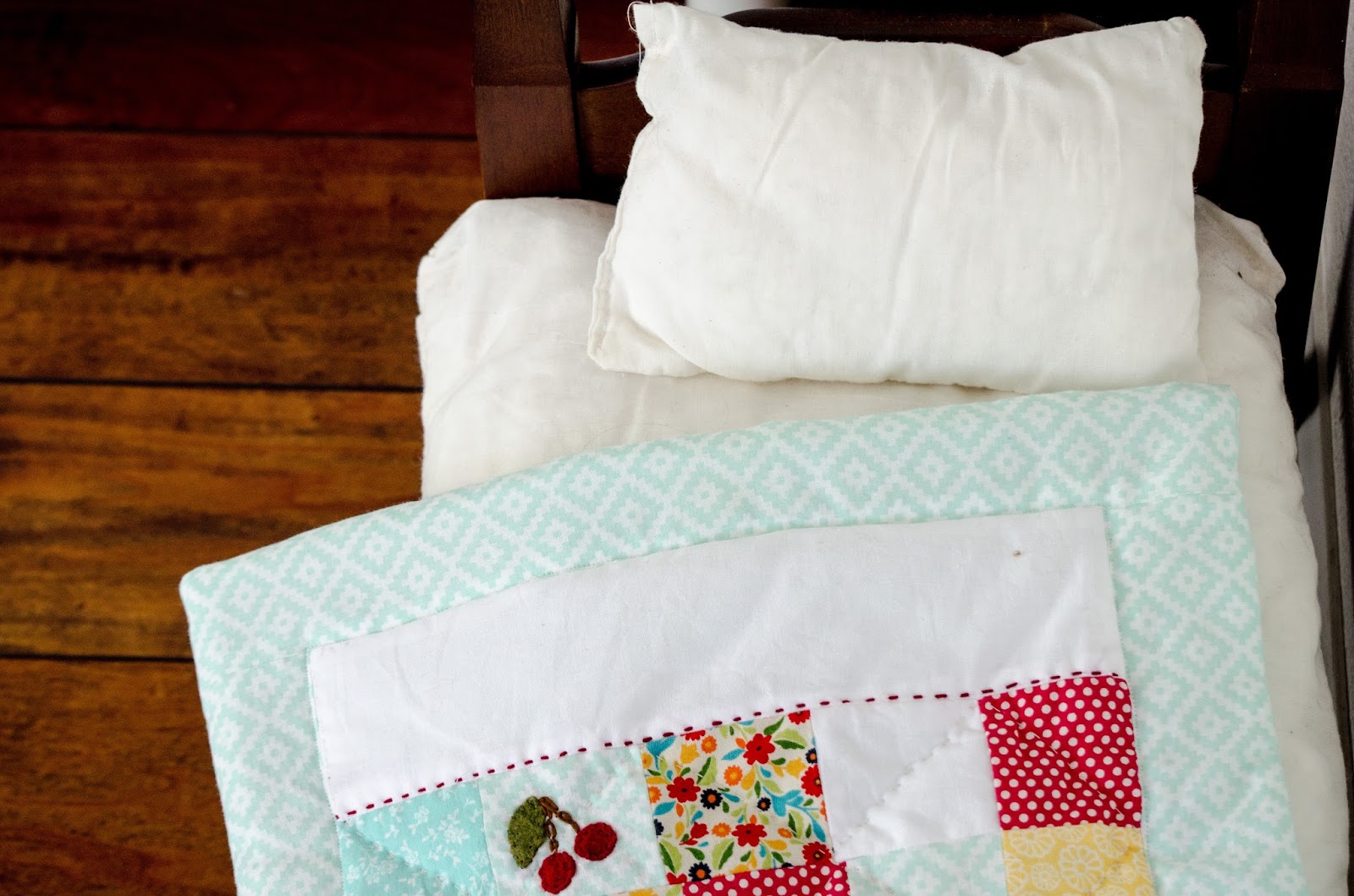 Snugglebug University The June Bug Doll Quilt