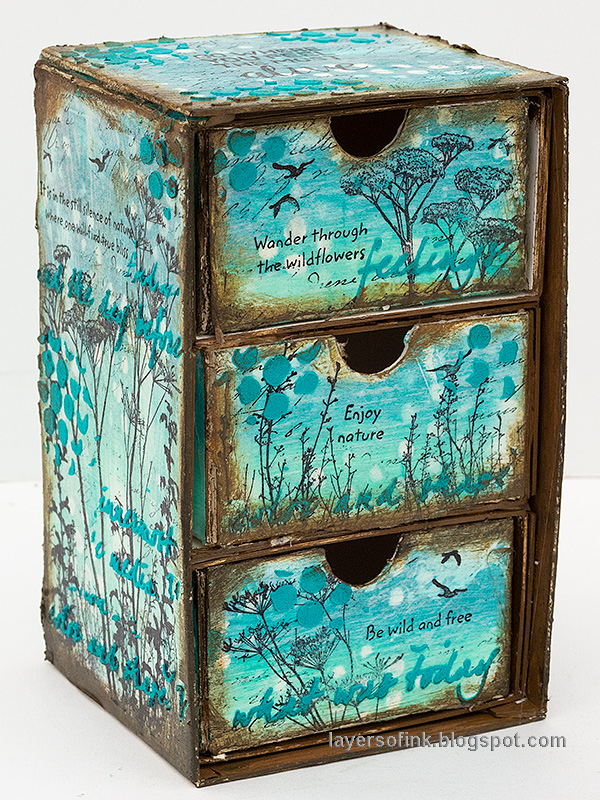 Layers of ink - DIY Chest of Drawers Tutorial by Anna-Karin Evaldsson Layers of ink - DIY Chest of Drawers Tutorial by Anna-Karin Evaldsson made with Sizzix dies by Eileen Hull.
