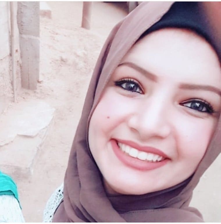 مجموعة من الصور لبنت واحدة محجبة