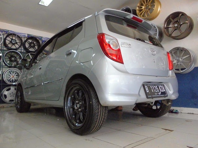 Agya Modif Velg TE37: Sentuhan Sporty yang Elegan pada Si Mungil