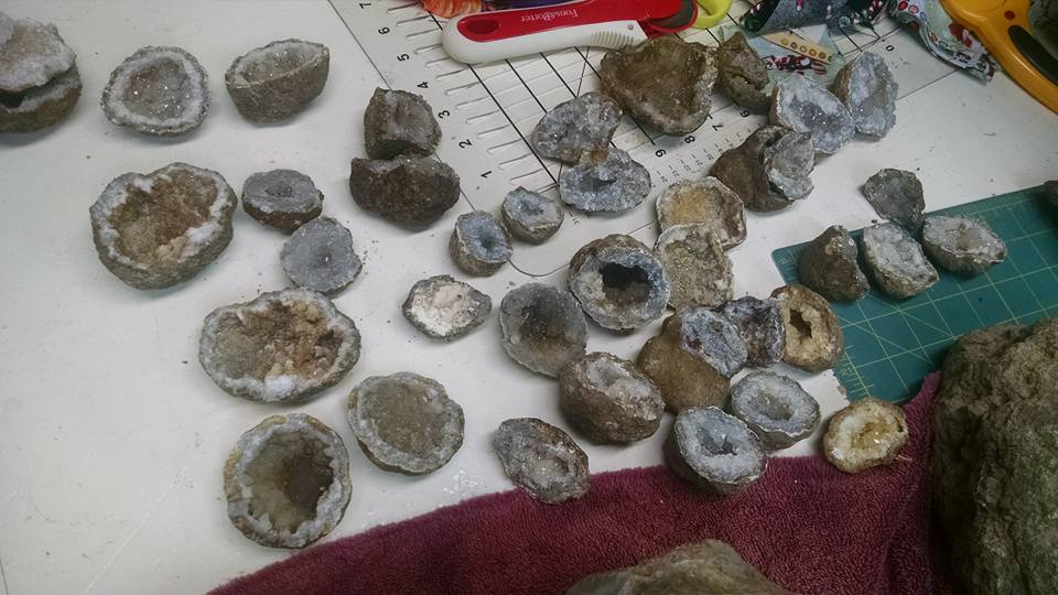 Missouri Gal Rock hunting at Jacob's Geodes