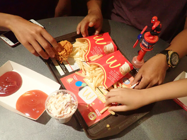 Table Service di McDonald's Bukit Bintang, Malaysia