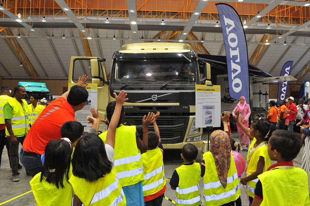 MotoringMalaysia Volvo Trucks at the inaugural LaFarge Malaysia