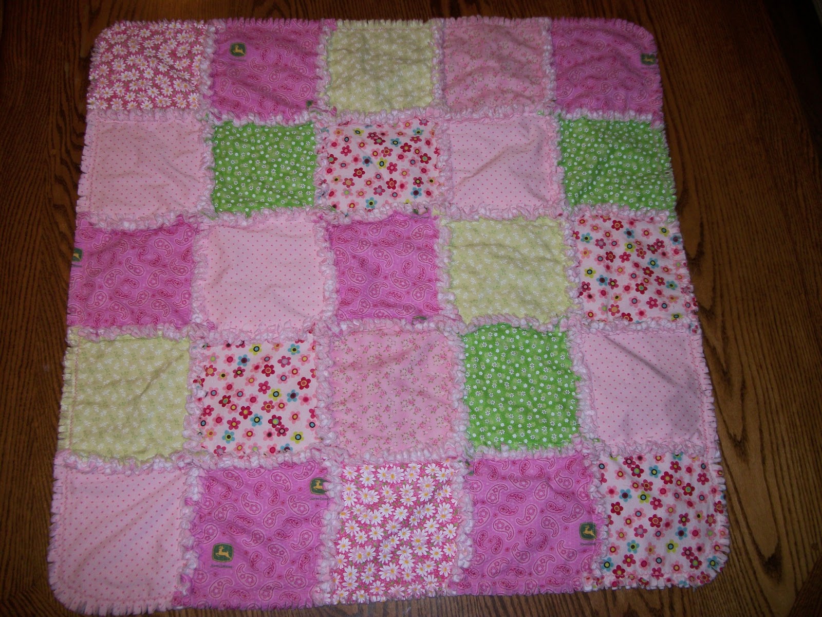 Deerecountry Quilts Pink Happy baby girl rag quilt