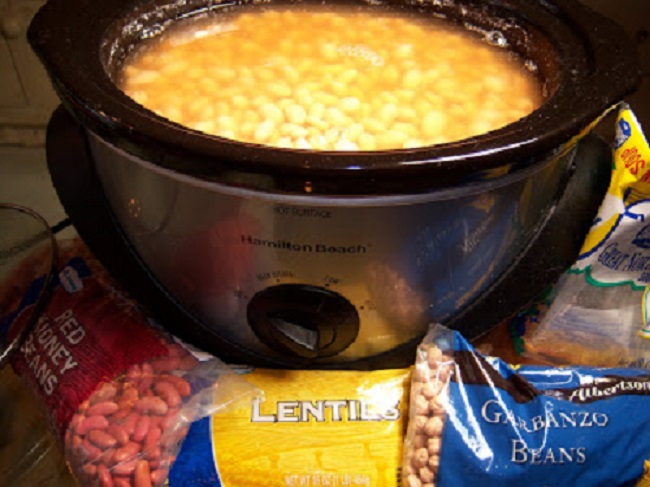  how to use a slow cooker  for dried beans cooking over night in this crock pot to make soups and other recipes