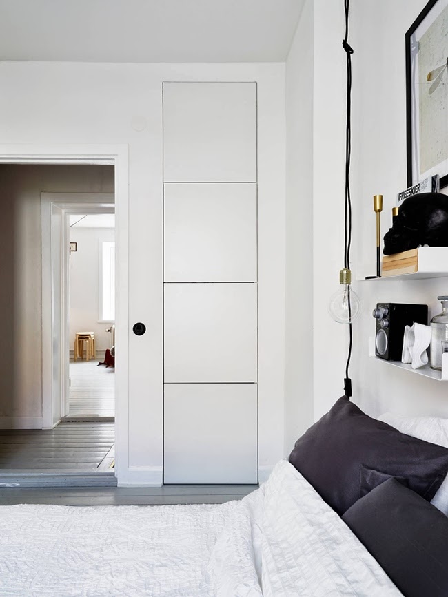 Lámpara bombilla habitación blanco y negro