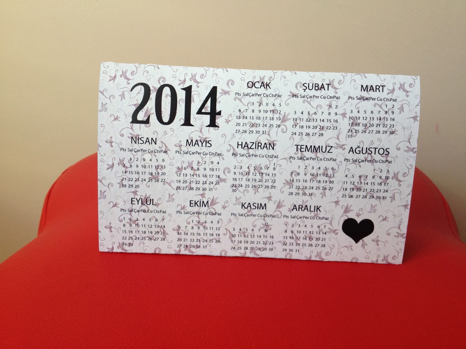 Gonca Göçmen Tasarım Atölyesi Çikolata Tadında Scrapframe Takvim