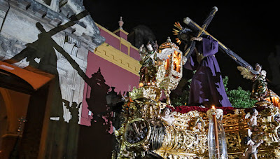 Resultado de imagen de Vídeo del El Gran Poder por la Calle Gravina en la Semana Santa del 2005