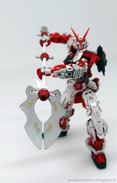 RG Real Grade Gundam Astray Red Frame 1/144 avec lance spear 
