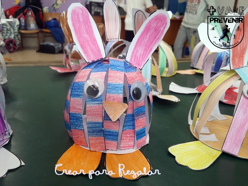 manualidad para niño conejo pascua