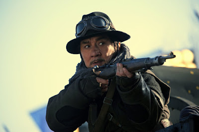 Jackie Chan in Railroad Tigers (3)